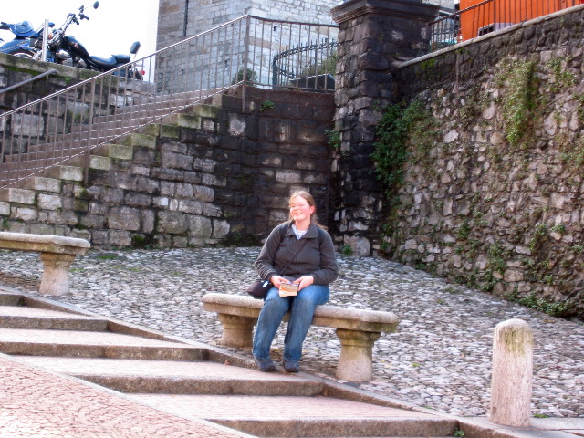 Liz in front of Cattedrale di San Lorenzo