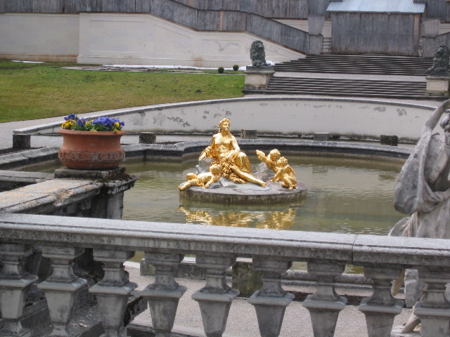 Gilded statue at Linderhof Palace