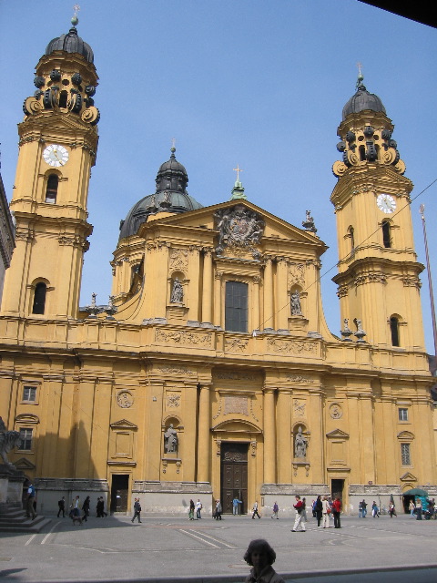 The Theatinerkirche (very baroque)