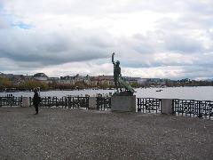 Statue & Zürichsee